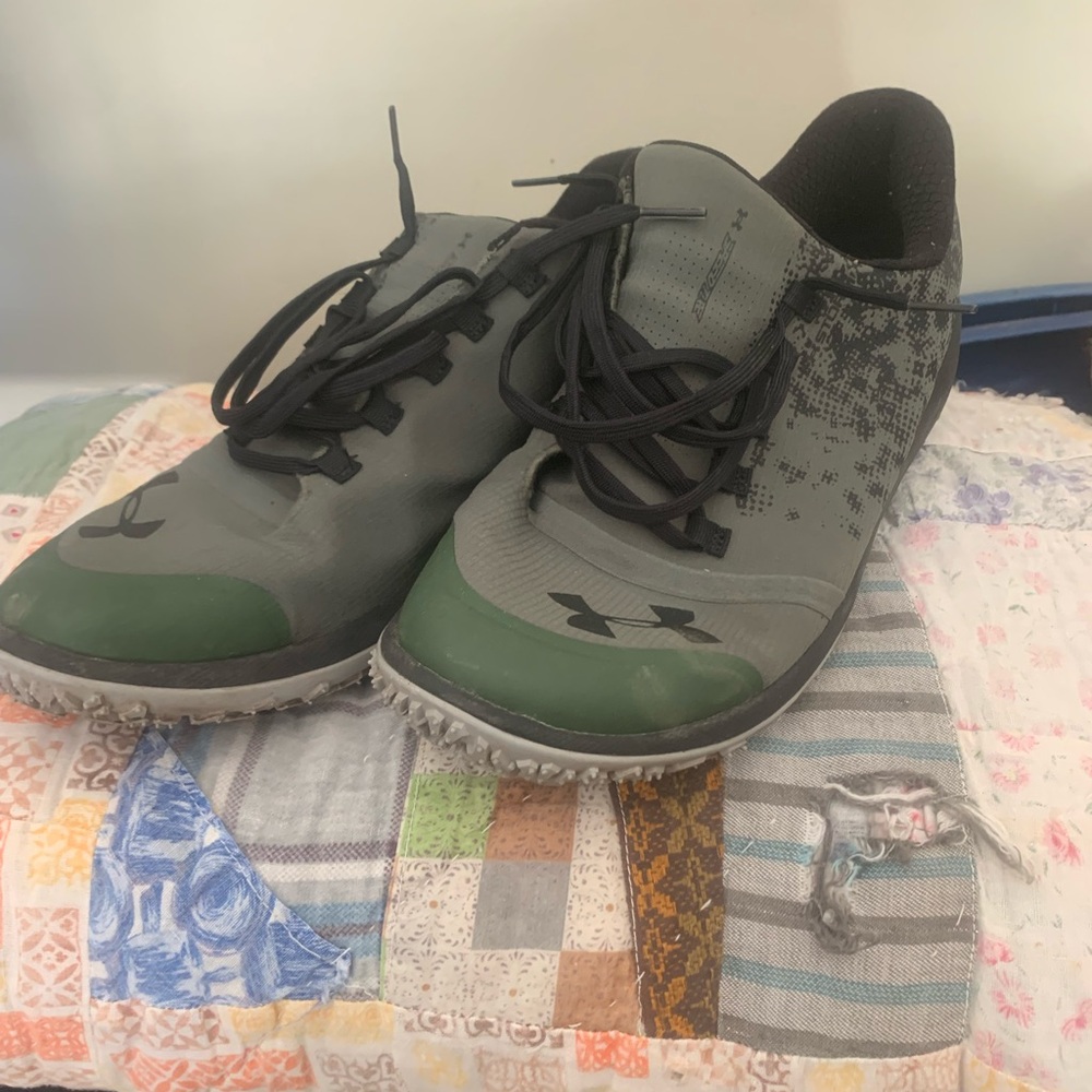 Size 11 Under Armor Mens Shoes